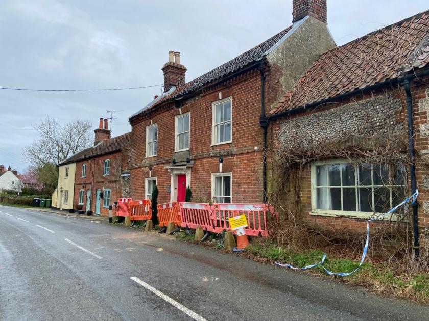 B1110 in Thornage reopens after crumbling house blocked road 